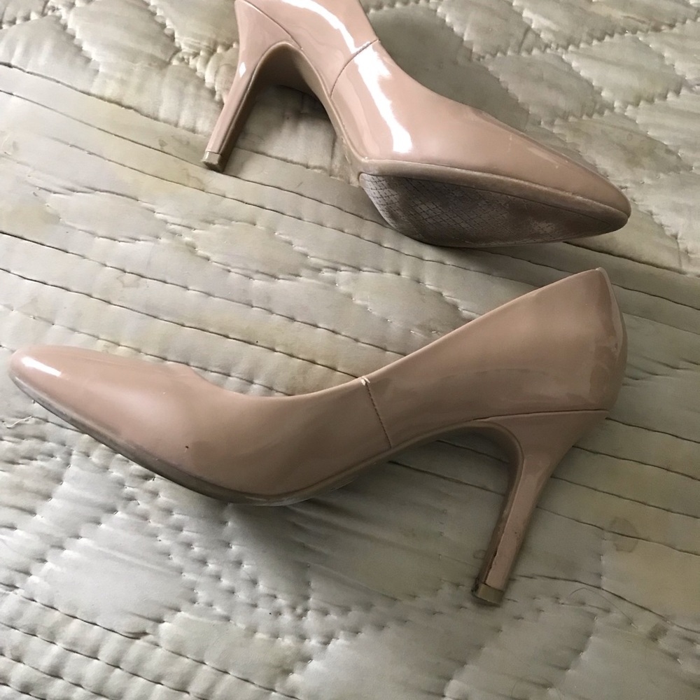 Shoes Tan heels